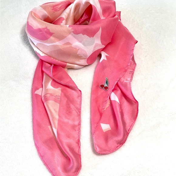 PERFECT MARC JACOBS Magnetic Pins Set - Picture 6 of 6